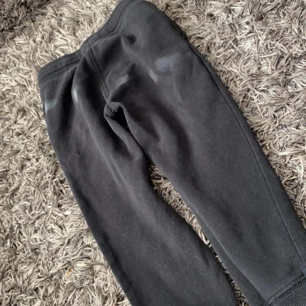 Boys H&M joggers small hole 4-5 years bundle & save big!